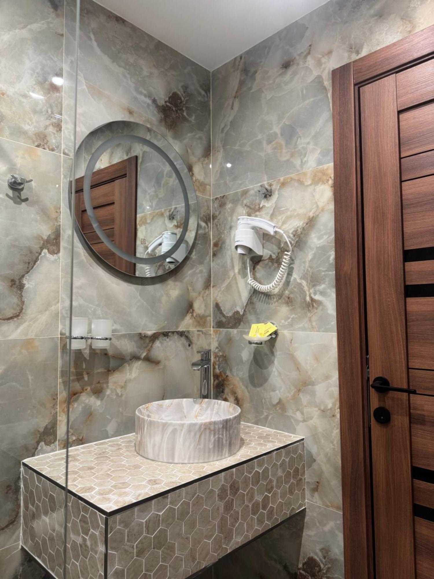Hotel Galeb Чань Екстер'єр фото